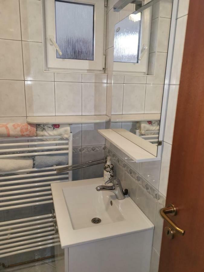 Apartment Ivana Brodarica  Bagian luar foto